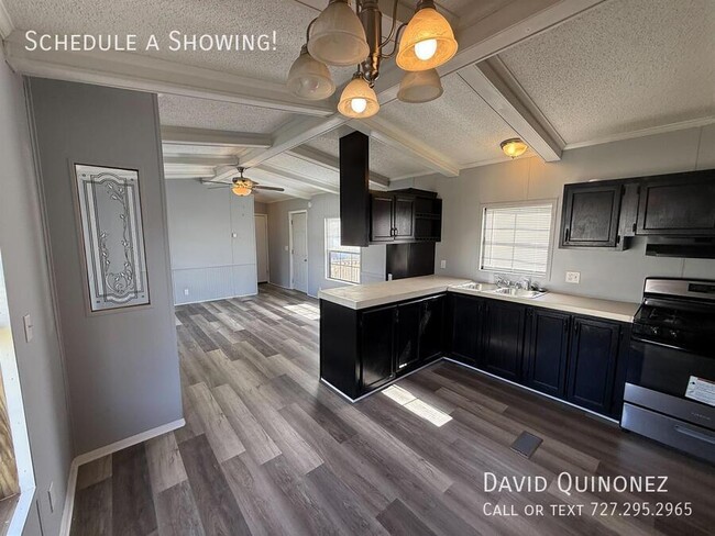 Building Photo - 5609 Lesteele-