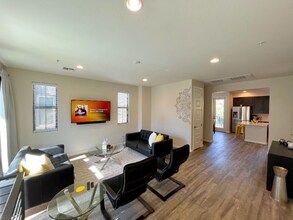 Building Photo - 2090 S Dorsey Ln