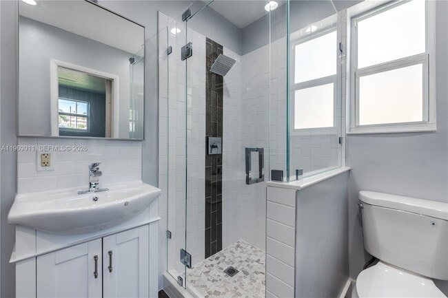 Building Photo - 326 SE 3rd Terrace