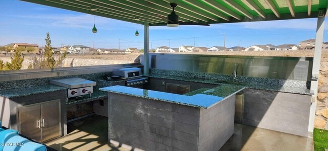 Building Photo - 7369 Dewberry Dr