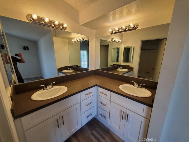 Building Photo - 23805 Mark Twain