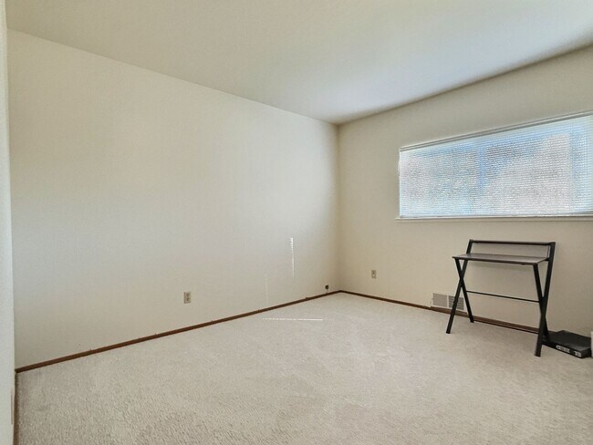 Building Photo - 6BD/3BA – Spacious West San Jose home near...