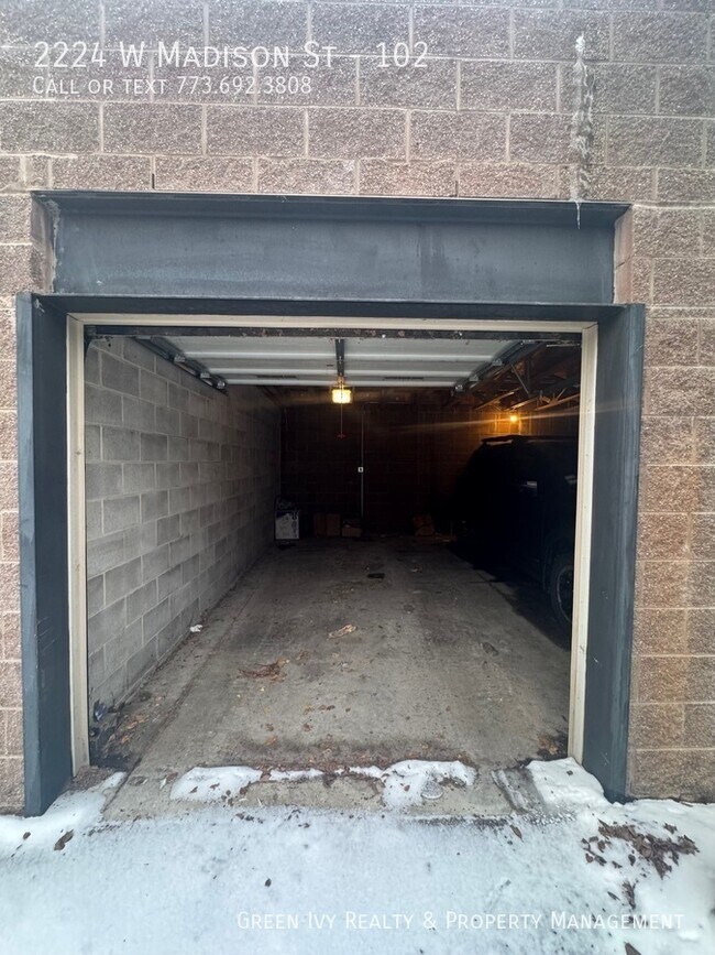 Building Photo - 2224 W Madison St