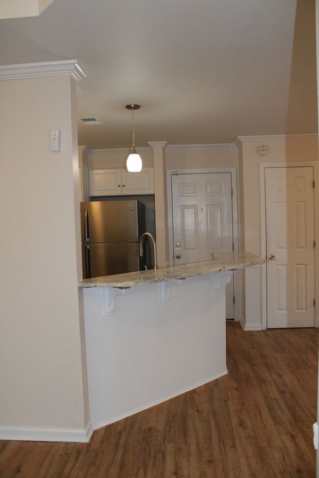 Building Photo - 3 Bedroom 2 Bath W/Bonus South Augusta!