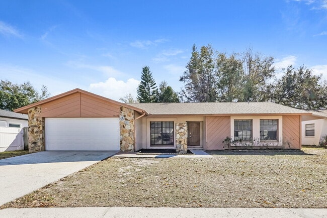 Building Photo - 16536 Forestlake Dr