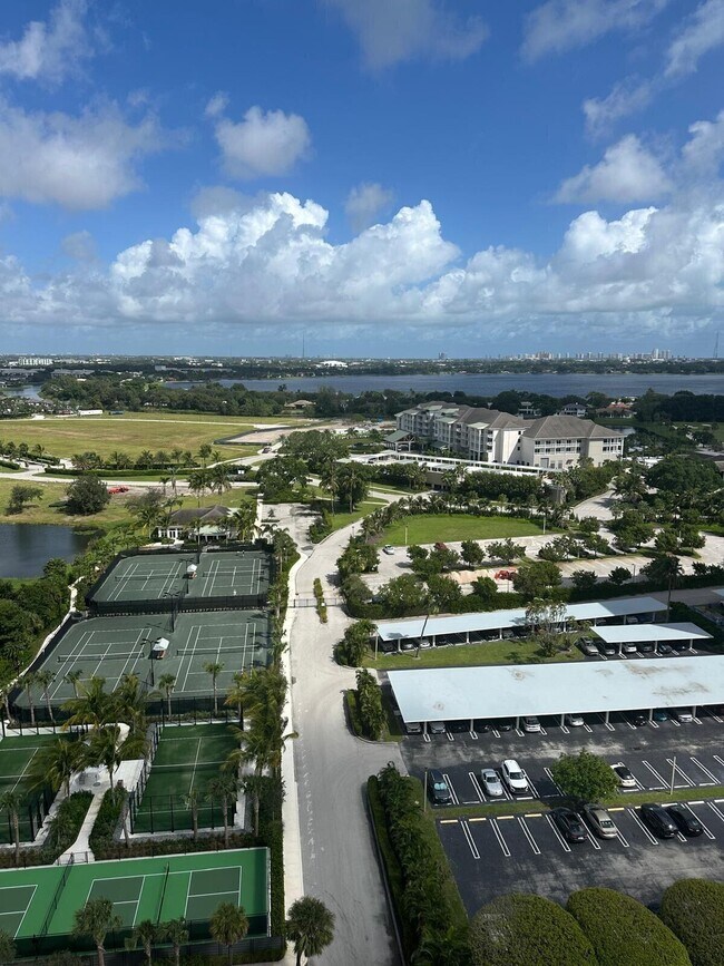 Building Photo - 2425 Presidential Way