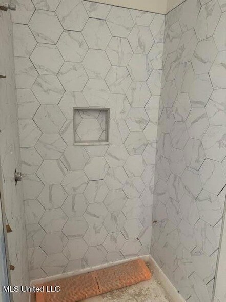 Building Photo - 416 Butternut Dr