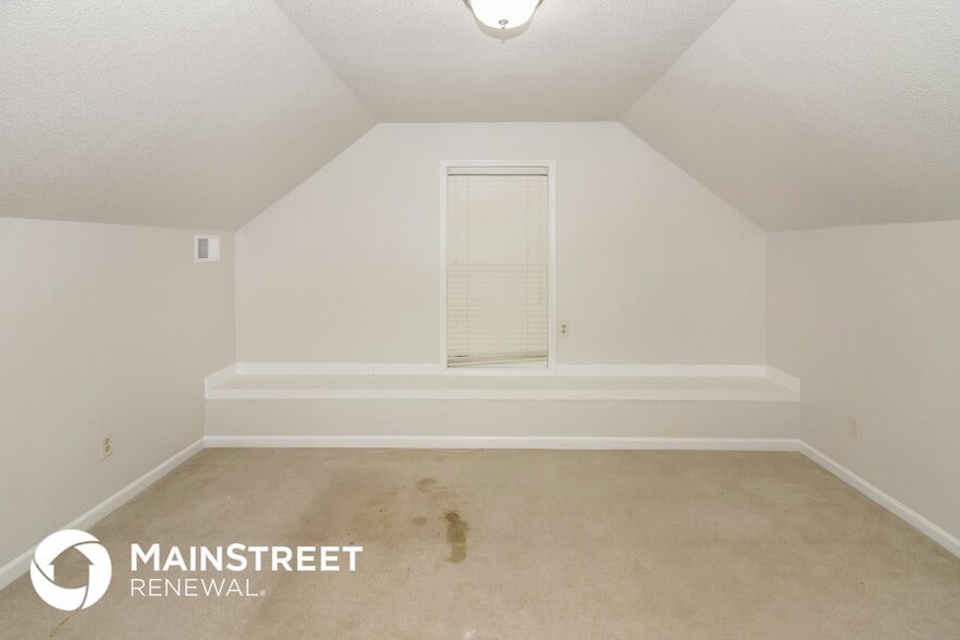 Building Photo - 8925 Walnut Forest Cove