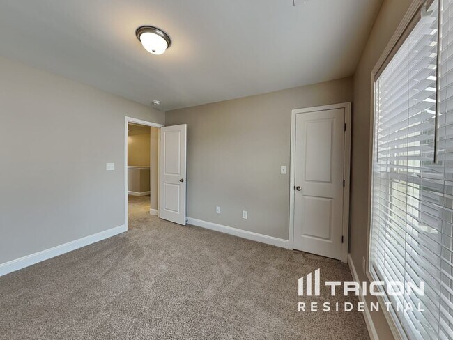 Building Photo - 100 E Goodwin Chase Ln