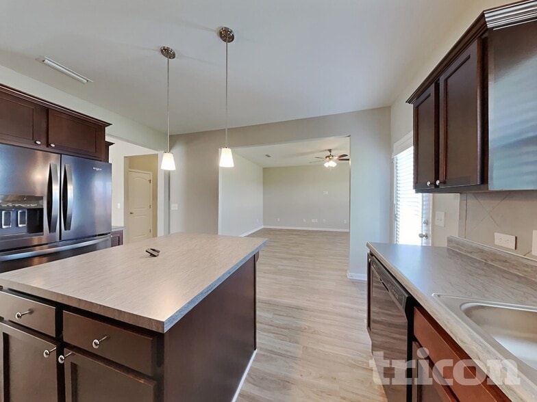 Building Photo - 2215 Osprey Ln