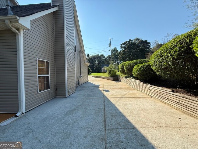 Building Photo - 7235 Coral Lake Dr