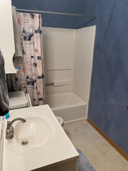 Building Photo - 170 Bridlewood Cir