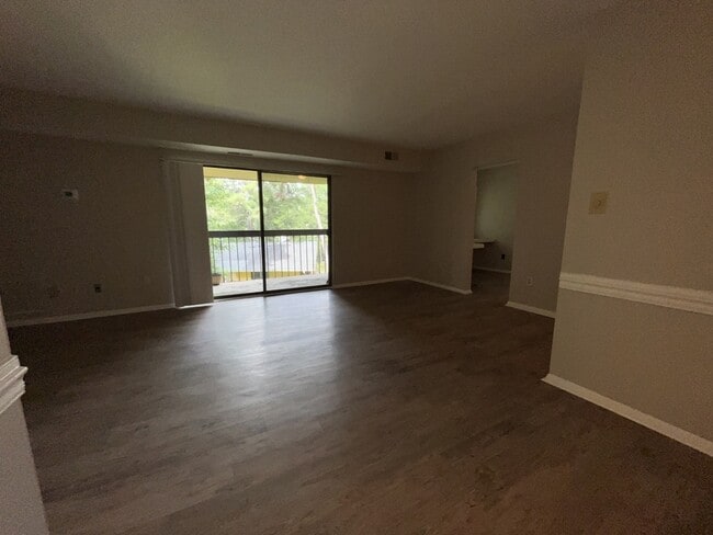 Building Photo - 1212 Schaub Dr