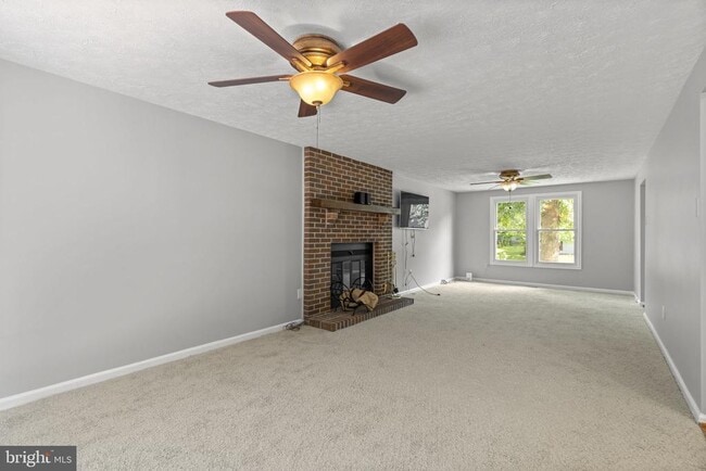 Building Photo - 8428 Braddock Way