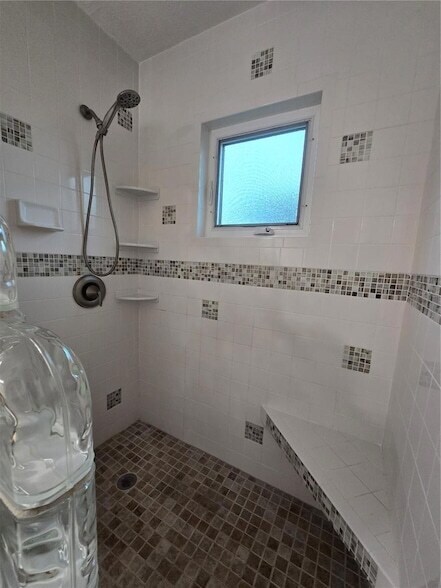 Building Photo - 211 Pasadena Ave N