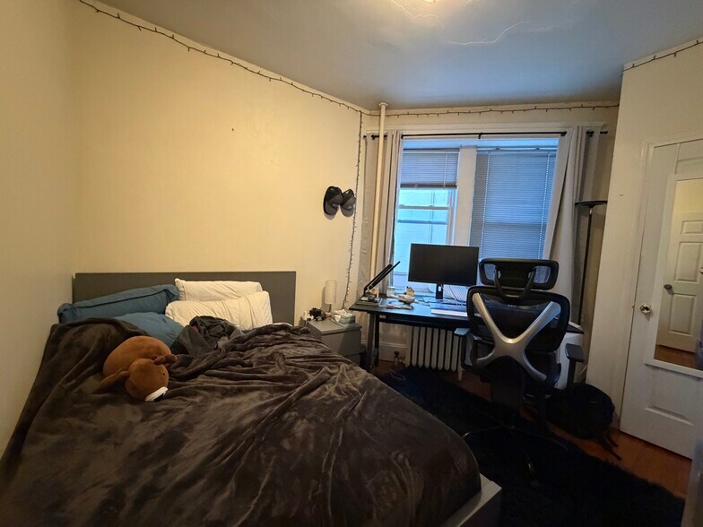 Building Photo - 56 Egmont St