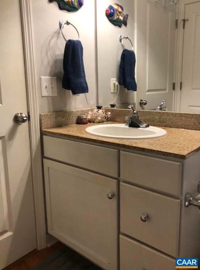 Building Photo - 735 Walker Square