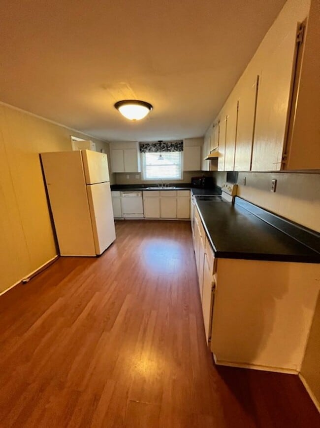 Building Photo - Escape to Your Private Retreat in Warner R...