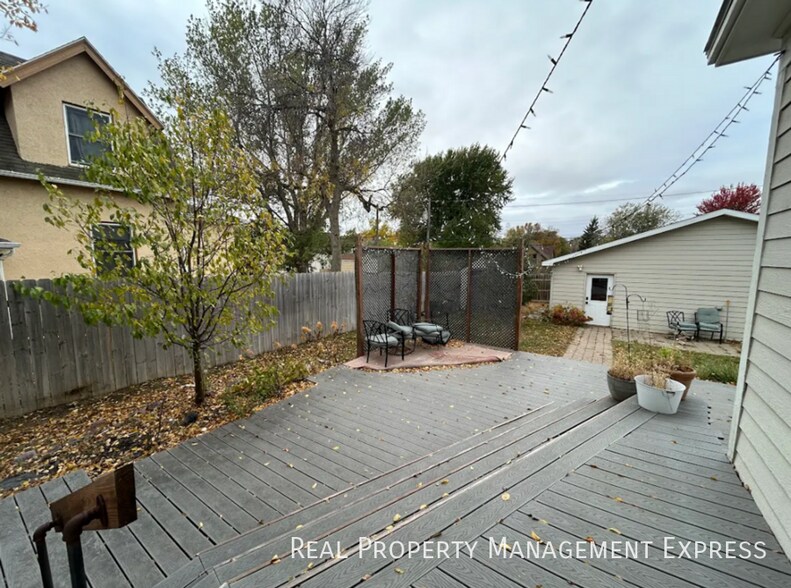 Building Photo - Furnished 5 Bedroom, 3.5 Bath Home