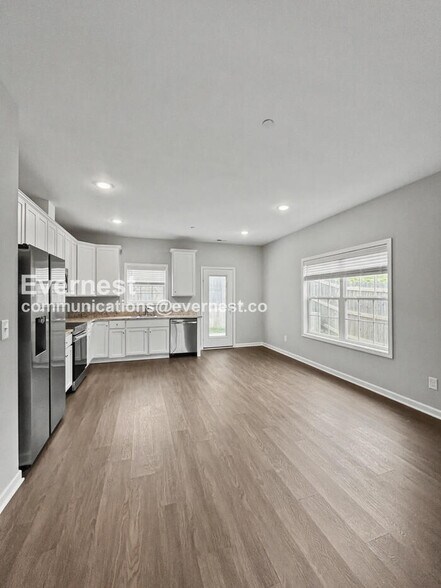 Building Photo - 1203 Trestle Dr