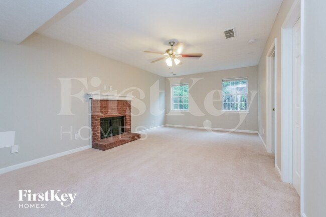 Building Photo - 161 Solomon Dr