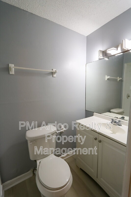 Building Photo - 1810 E 143rd Ave