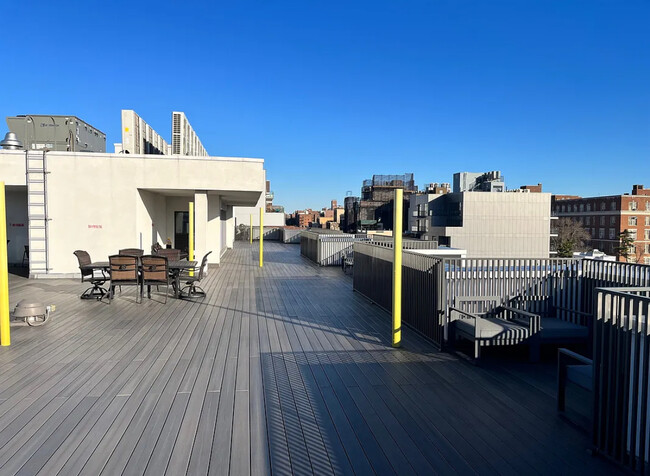 Rooftop back view - 1433 31st Ave