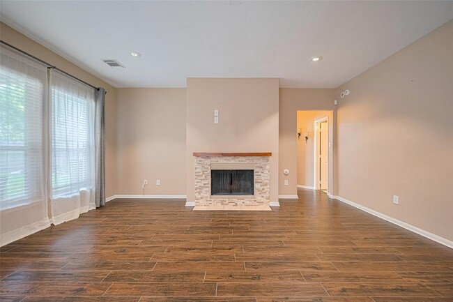 Building Photo - 3911 Fall Branch Dr