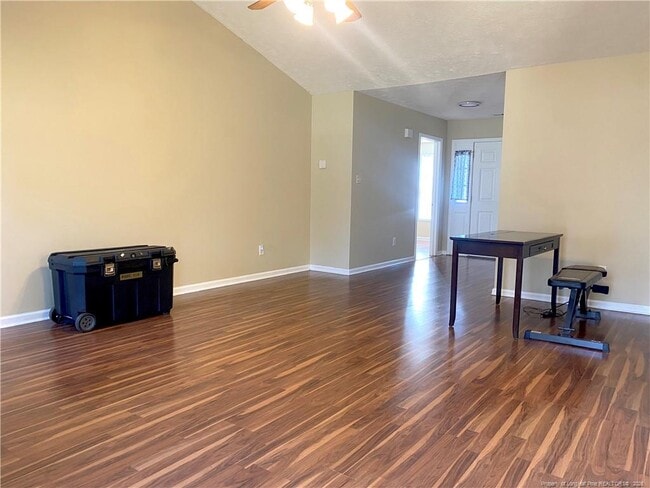 Building Photo - 675 Americana Dr