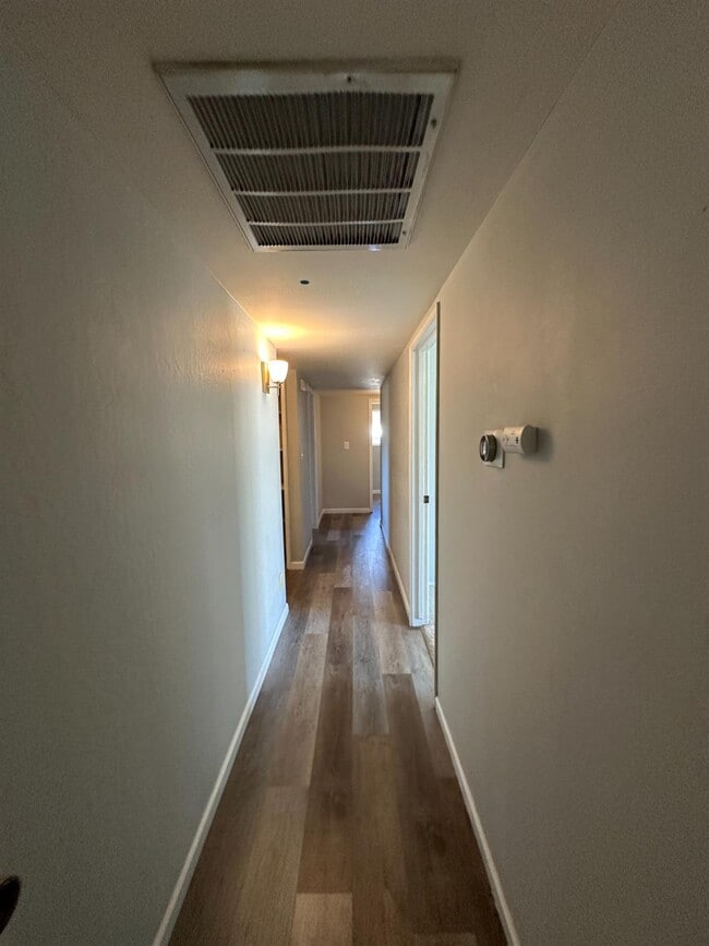 Building Photo - 1310 W Magill Ave