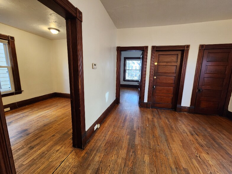 Building Photo - 118 Colfax St NE