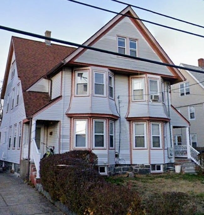 Building Photo - 27 Brooks Ave