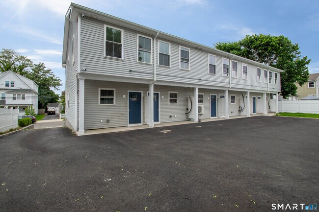 Building Photo - 158 Princeton St