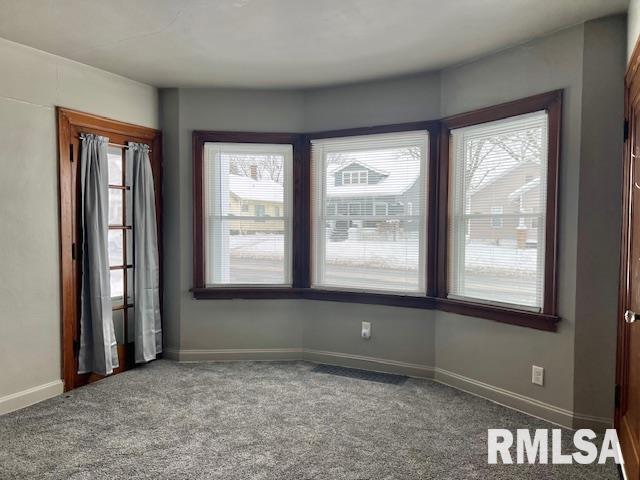 Building Photo - 2133 N Division St