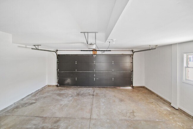Building Photo - Renovated 4-Bedroom Home in Olympia Fields