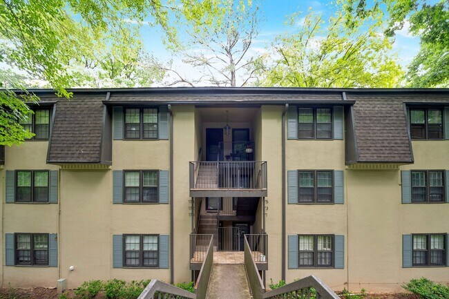 Building Photo - Spacious 2/2 Condo w/ Great Roommate Setup!