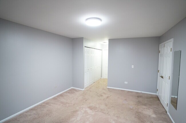 Building Photo - 361 Farnsworth Ct