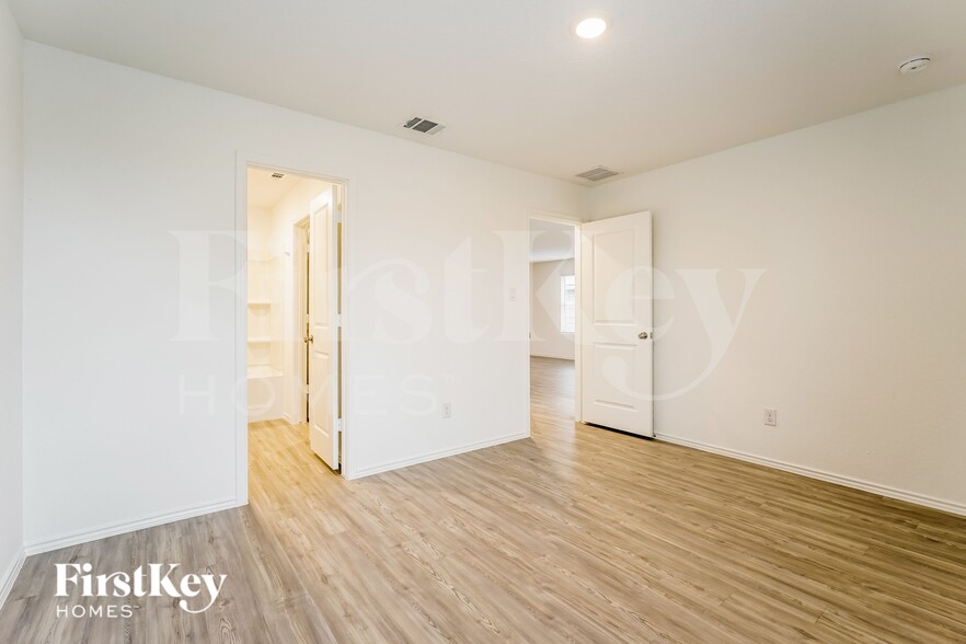 Building Photo - 14810 Dillard Ml