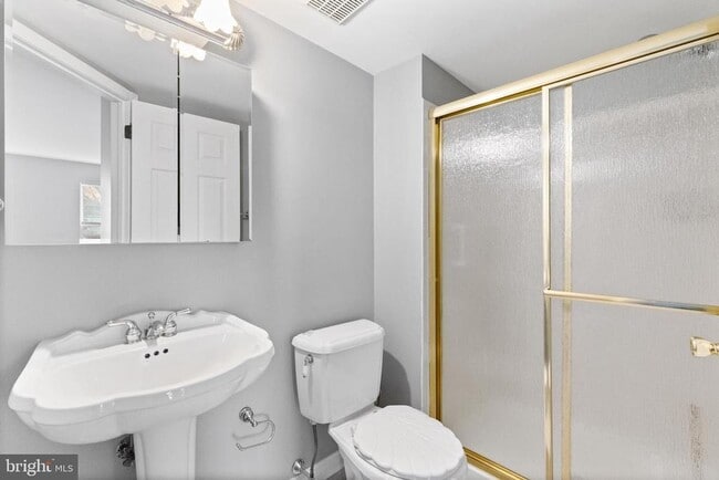 Building Photo - 387 Independence Dr