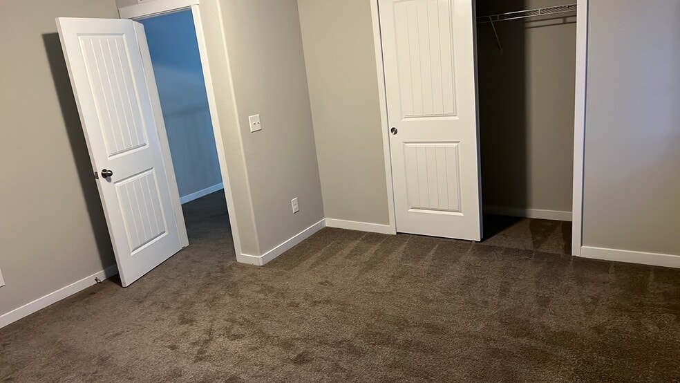 Building Photo - 9736 Wando Dr