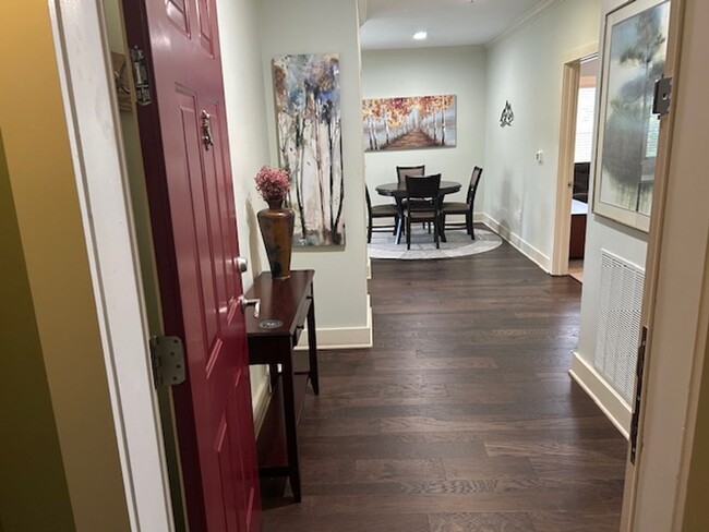 Building Photo - Asheville Furnished Rental!- Beaucatcher House