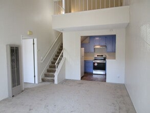 Building Photo - Cozy Hercules Home
