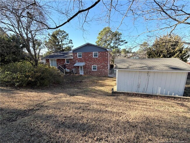 Building Photo - 4946 Pinewood Dr