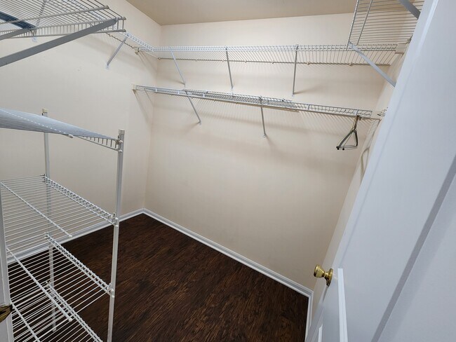 Building Photo - 4780 Amber Cir