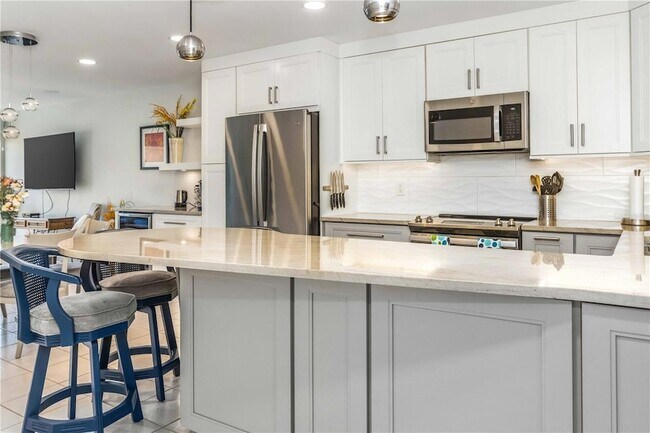 Building Photo - 105 Island Way