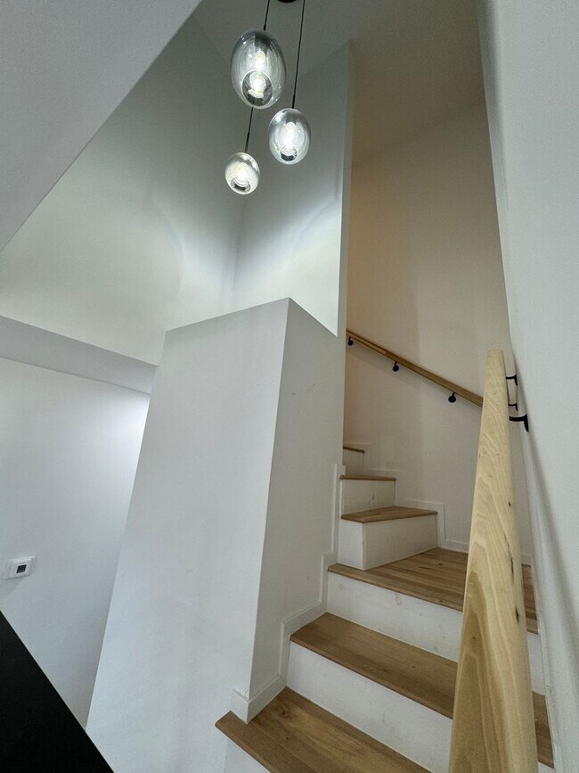 Building Photo - 2 Bedroom - Weiland Park