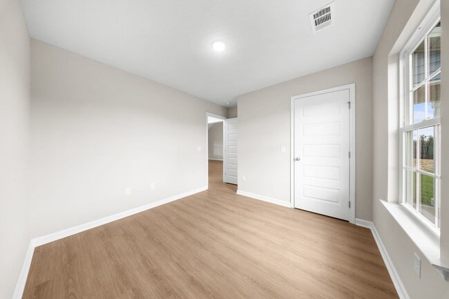 Building Photo - 507 Nickies Wy
