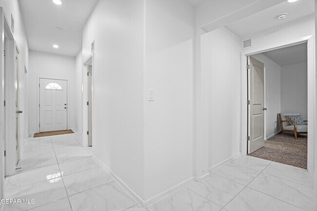 Building Photo - 13808 Paseo Sereno Dr