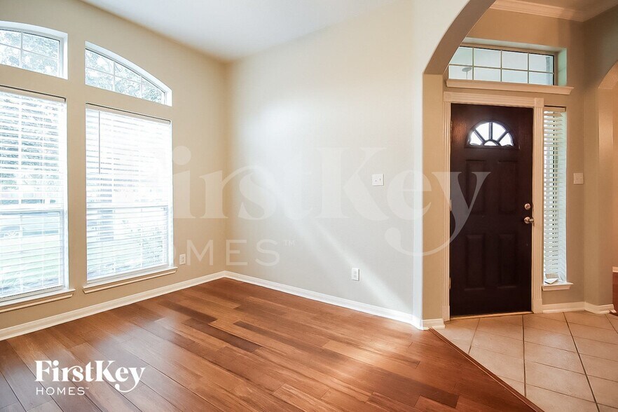 Building Photo - 1118 Chase Park Dr