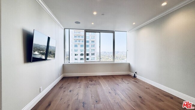 Building Photo - 10724 Wilshire Blvd